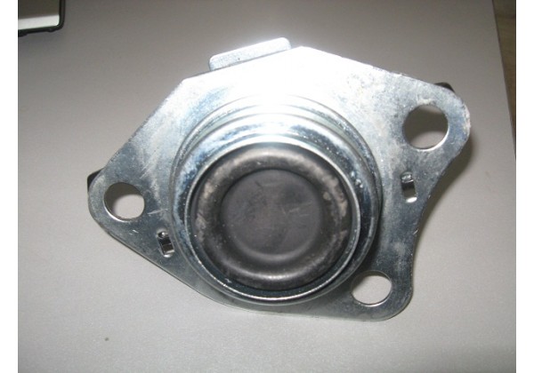 Подушка під двигун права Renault Megane, Scenic 1.4,1.6,1.8,2.0,1.9 d,1.9 dti, 7700425757, 7700437391, 8200277791 *